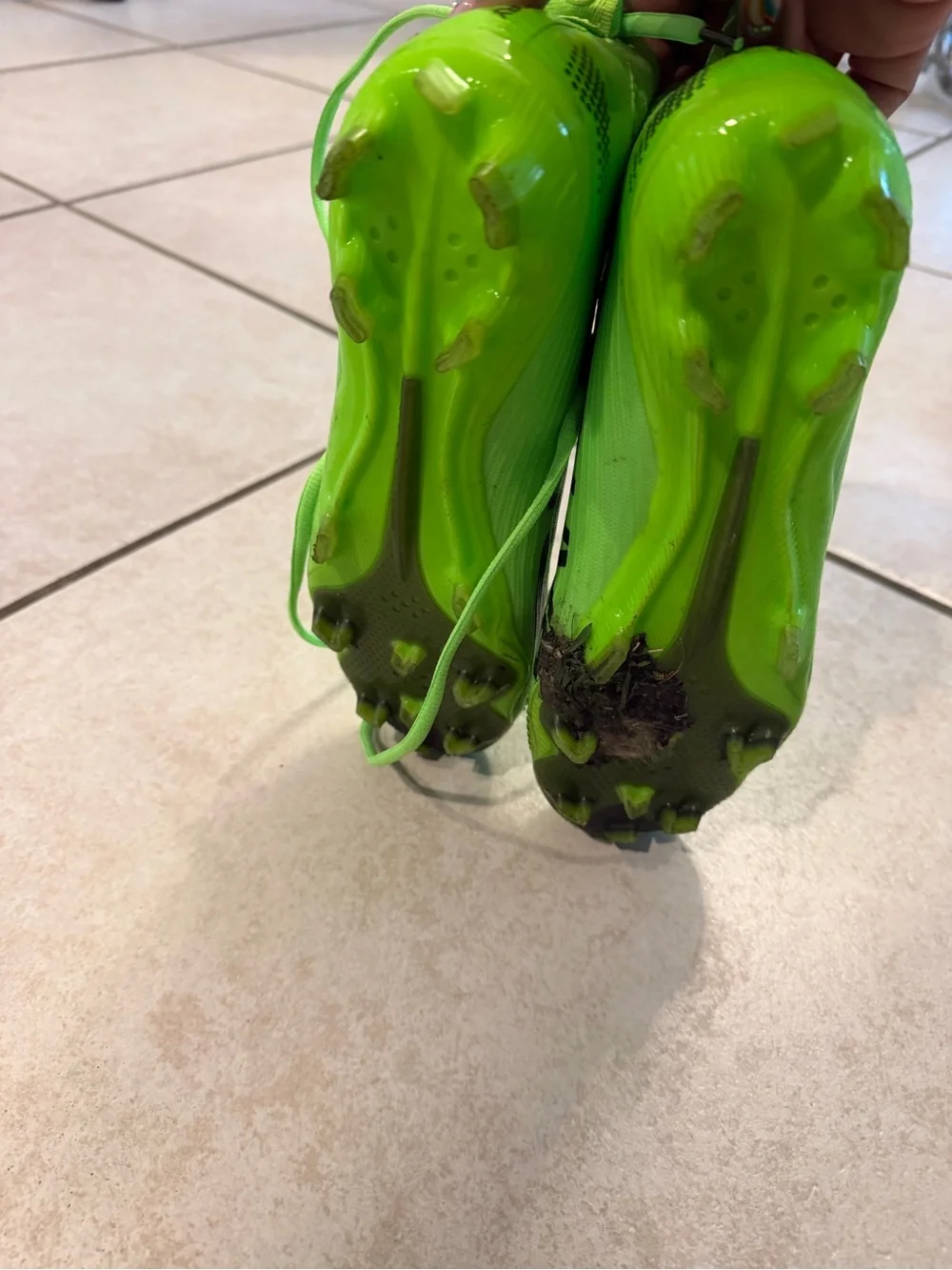 BATTLE Football cleats-Neon green
